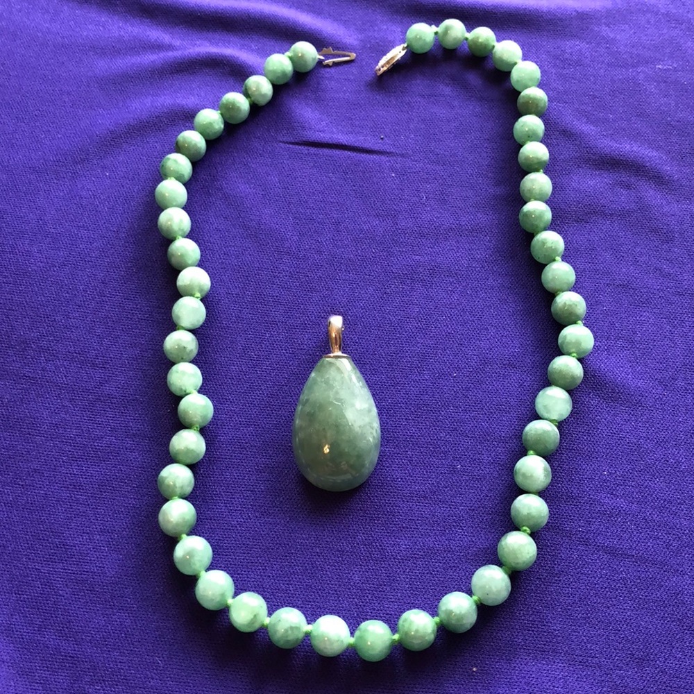 Beautiful jade necklace!